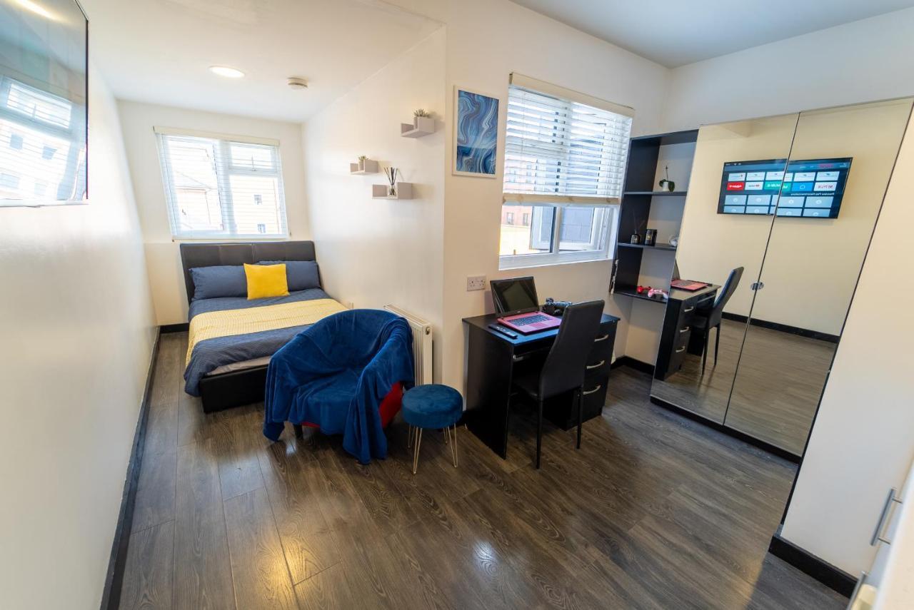 Stay Sa Cosy Equipped Studios Available 10 Mins From The City! Free Wifi &50" Smart Tv'S! 伯明翰 客房 照片
